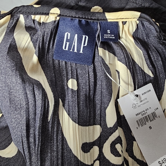 GAP spaghetti strap relaxed Floral Tank Top nwt small - Picture 6 of 6